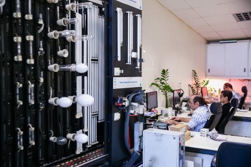 توسعه صنعت برق کشور با بهره گیری از طرح های دانش بنیان و فناورانه