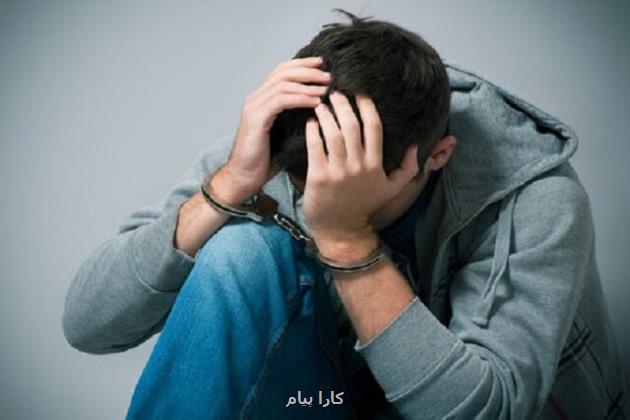چرا برخی دانش آموزان از مسیر درست منحرف می شوند؟