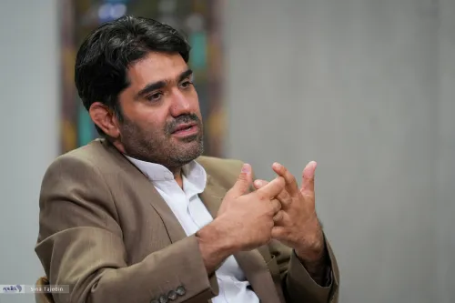 بازاریاب ها کف بازار اینترنت پرو می فروشند